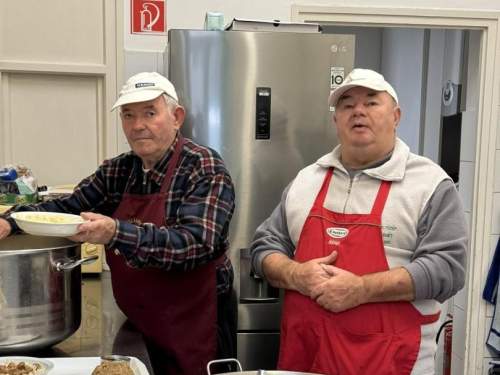 Szeretetből főzött ebédet a legendás főzőpáros – Pavlovics István felajánlásával