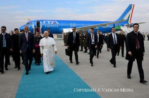 XIV. Leó pápa megérkezett Törökországba 