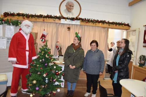 Idén is ajándékokat osztott a Gong Mikulása