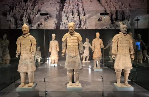 A kínai katonák már Pesten vannak – Nagyszabású kiállítás a Szépművészeti Múzeumban 