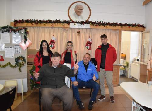 Ünnepi szeretetözön Muhari Béla támogatásával