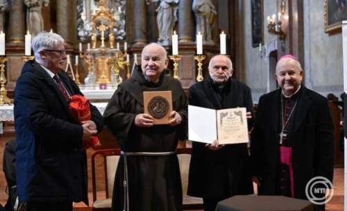 Bábel Balázs érsek atya is részt vett az idei Parma fidei - Hit pajzsa díj átadásán