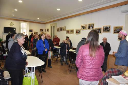 Tálcán kínált gondoskodás: a Jahuah Útja Egyesület rendezett szeretetvendégséget