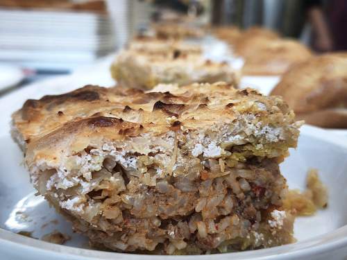 Terített asztal az irgalom jegyében: szeretetvendégség a nagytemplomi hívek oltalmából