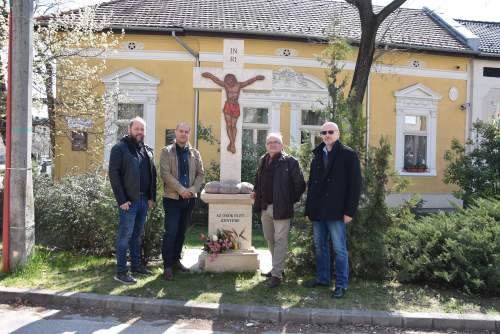 Csík János és a Mezzo zenekar tavaszi hangulatot varázsolt a Wojtyla Ház falai közé