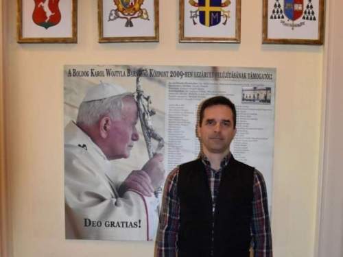 Nem csak házakat épít Simon Bence, szíve is a helyén van